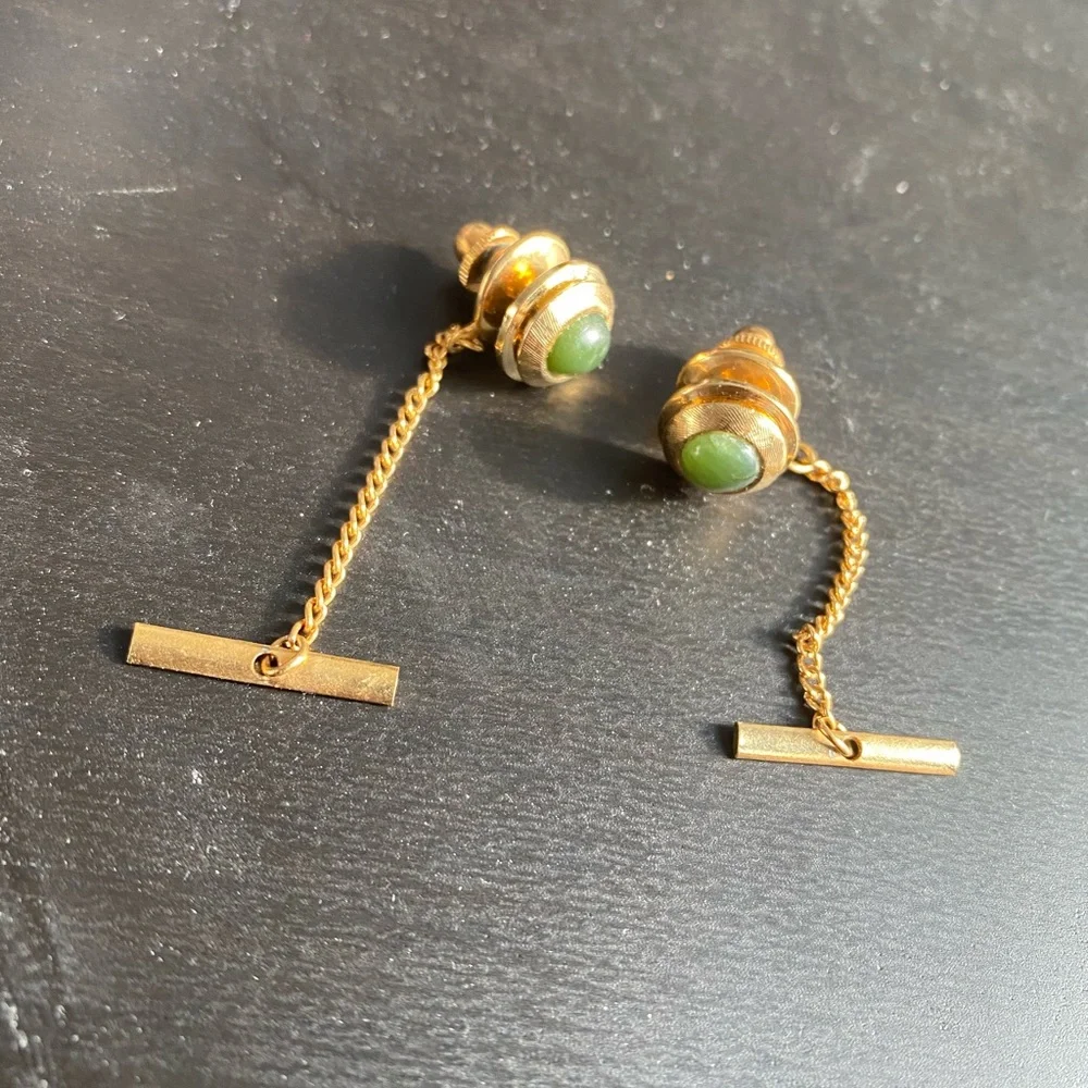 Vintage Jade Cufflinks – Gold Chain Link Style